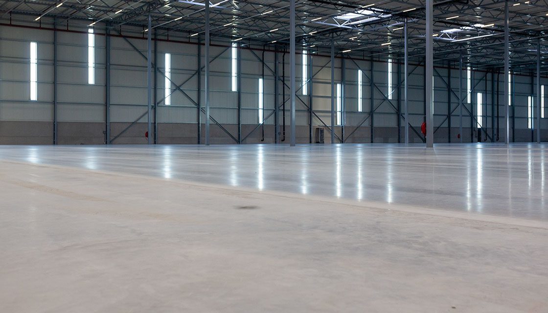 Benefícios técnicos e operacionais do endurecedor de superfície de concreto
