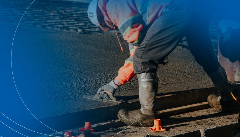 Concreto de alta resistência (CAR): como alcançar performance superior com os aditivos certos